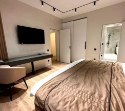 Люкс Superior с балконом в Golden Dragon Hotel & Spa