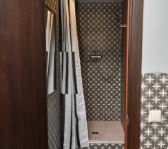 место в 6-местном женском номере с двухъярусной кроватью в Кампус