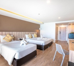 Двухместный номер Deluxe рядом с пляжем двуспальная кровать в Royal Phala Cliff Beach Resort and Spa