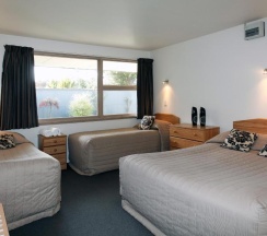 Семейный люкс с 2 комнатами в Casino Court Motor Lodge