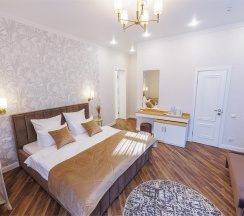 Джуниор в Grig`s Hotel