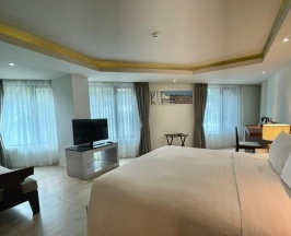 Двухместный номер Superior двуспальная кровать в Отель Zenmaya Oceanfront Phuket, Trademark Collection by Wyndham