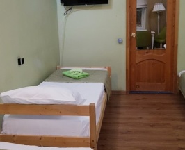 Трёхместный номер Standard в KronHotel 101