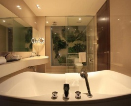 Четырёхместный номер Sunset Grand Deluxe в Phuket Graceland Resort And Spa