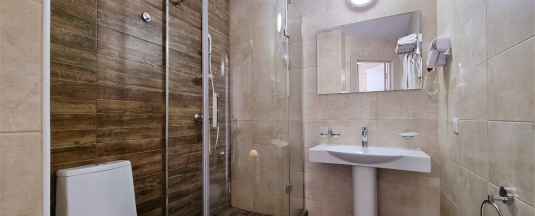 Двухместный Стандарт DBL (с балконом) в Heliopark Aqua Resort