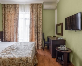 Трехместный номер с балконом в Бута