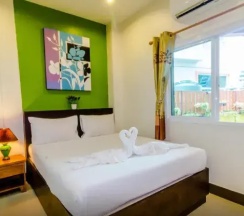 Двухместный номер Superior двуспальная кровать в Baan Yuyen Karon Guesthouse