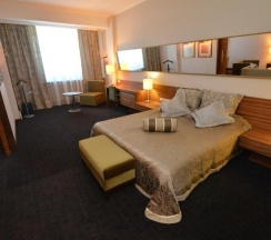 Апартаменты стандарт с 1 двуспальной кроватью в Юрибей