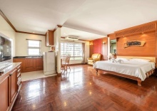 Трёхместный номер Deluxe в Royal Ivory Sukhumvit Nana