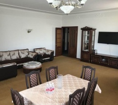 Люкс трехкомнатный в Империал