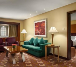 Трёхместный полулюкс в Radisson Blu Hotel, Jeddah