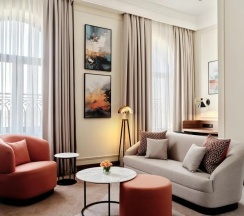 Двухместный люкс c 1 комнатой двуспальная кровать в Hotel Crowne Plaza Tashkent, an IHG Hotel
