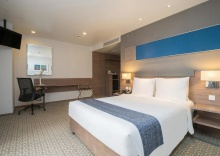 Двухместный номер Superior двуспальная кровать в Holiday Inn Express Bangkok Sathorn, an IHG Hotel