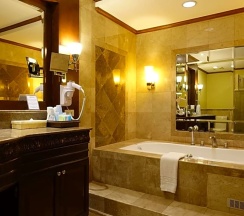Люкс Executive в Henann Regency Resort & Spa