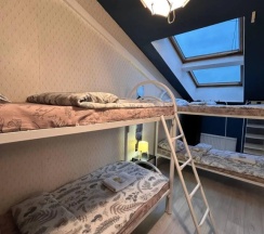 Кровать в общем номере (женский номер) в Мой Питер