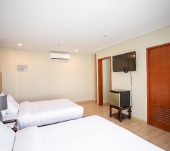 Двухместный номер Standard двуспальная кровать в Capital O 461 Asrodel Hotel