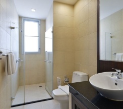 Двухместный люкс Executive с балконом двуспальная кровать в Grand Asoke Suites Boutique Residence