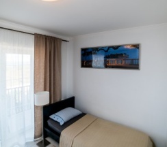 24 - Двухместный номер с балконом и прямым видом на море в Азов Инн