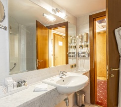 Стандарт с видом на Центр в Золотое кольцо