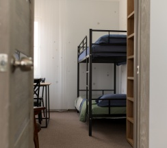 Шестиместный семейный люкс с балконом и с красивым видом из окна в Rodnik village&SPA