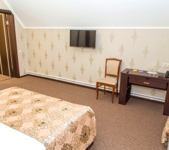 Стандартный четырехместный номер в Кароза