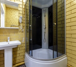 336- "Елки" Апартаменты с 1кроватью "King- size" и кухней. Новый 2 корпус, бесплатная стоянка в House on Potapova