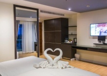 Двухместный номер Deluxe с балконом двуспальная кровать в Unique Regency Pattaya