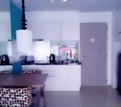 Двухместные апартаменты с видом на бассейн двуспальная кровать в Atlantis Condo Pattaya by Panissara