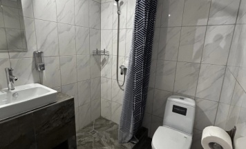 Пятиместный номер Standard с балконом и с красивым видом из окна в Галкино