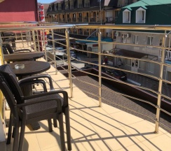 Четырёхместный номер Standard с балконом в Атлант