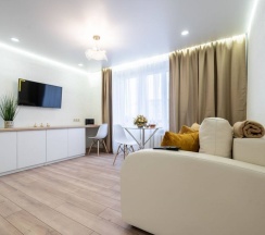 Двухместные апартаменты с балконом и с видом на город двуспальная кровать в Апартаменты с круглосуточным заселением 24/7