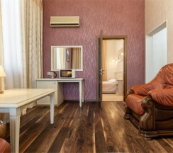 Модерн  (Двухкомнатный 3-х местный номер с балконом) в Odeon