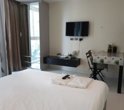 Двухместная студия Deluxe двуспальная кровать в Serenity Condo Wongamat by Patsamon