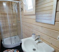 Четырёхместный номер Standard с балконом в Villa-Stella