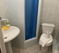 Номер стандарт с 1 односпальной и 1 двуспальной кроватью в Спарта