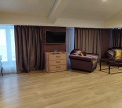 Djakuzi Luxe в Авшар-клаб