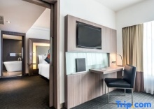 Четырёхместный люкс Deluxe в Hilton Garden Inn Bangkok Silom