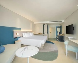 Двухместный номер Superior с видом на город двуспальная кровать в Centara Karon Resort Phuket