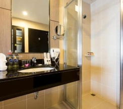 Двухместный номер Superior с видом на город (двуспальная кровать) в Deevana Plaza Phuket
