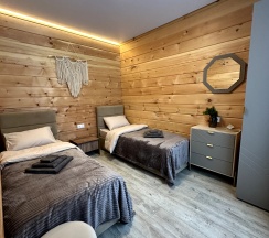 Апартаменты вместимостью 2+2 2 этаж (№7) в Сибирский