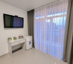 Люкс с 2 комнатами с балконом и рядом с пляжем в Casa mare