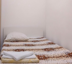 Эконом с 1 двуспальной кроватью и общей ванной комнатой (Без окна) в Мир