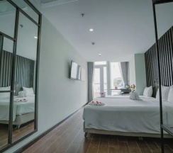 Трёхместный номер Deluxe с балконом и с видом на город в Отель Hermes Nha Trang