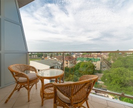 Стандарт (вид на город) с двухместной кроватью в Валентина