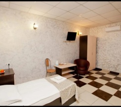 Трехместный в Мон Ами