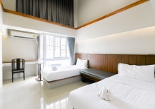 Двухместный номер Deluxe 2 отдельные кровати в A Room Bangkok Sathorn