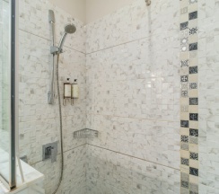 Двухкомнатные апартаменты "Сапфир" с кухней и видом на город в Orfei Hotel