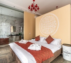 Люкс с видом на город в Loft Garden