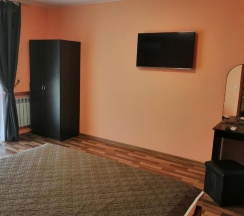 Четырехместный номер с балконом и видом на море в Meduza