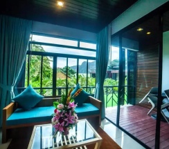 Двухместный люкс Deluxe с видом на сад (двуспальная кровать) в Chaokoh Phi Phi Hotel & Resort
